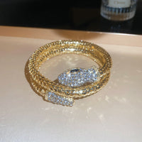 A Low-key Luxurious Serpentine Diamond-studded Magnetic Necklace