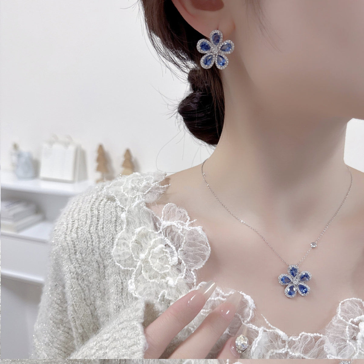 High-grade Jewelry Suit Micro Inlaid Zircon Sunflower Ear Stud Necklace