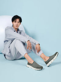 Thin Mesh Sneakers And Walking Shoes