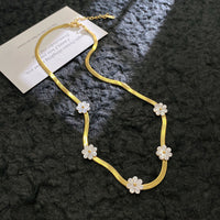 Stylish White Shell Necklace Womens Elegant Light-Luxury High-End Exquisite Collarbone Chain