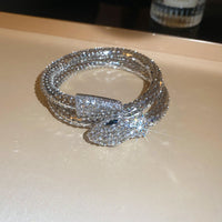 A Low-key Luxurious Serpentine Diamond-studded Magnetic Necklace