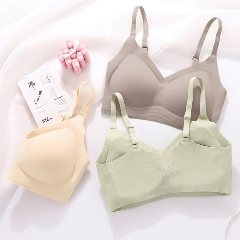 Seamless Womens Bra That Makes A Small Bust Look Bigger
