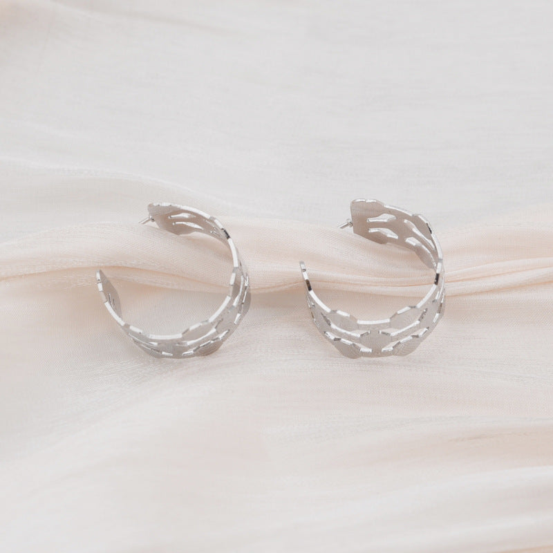 Dainty Hollow-out Earrings For Women