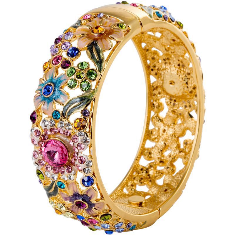 Womens Diamond-encrusted Full-circle Bracelet