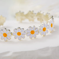 Creative Bracelet With A White Flower Drip-oil Design