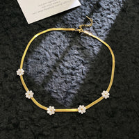 Stylish White Shell Necklace Womens Elegant Light-Luxury High-End Exquisite Collarbone Chain