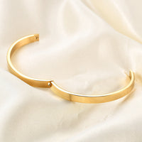 Simple Glossy Snap Bracelet For Women