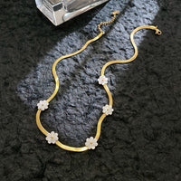 Stylish White Shell Necklace Womens Elegant Light-Luxury High-End Exquisite Collarbone Chain